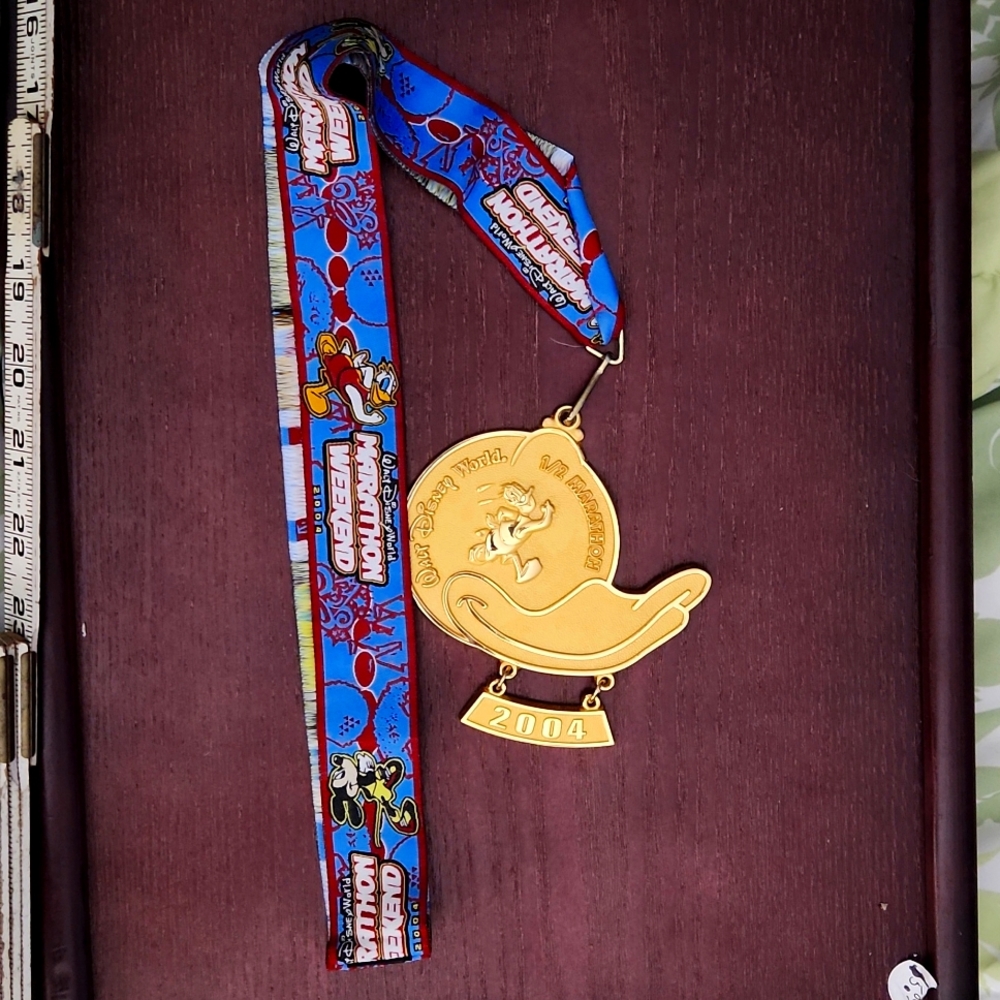 Walt Disney World 1/2 Marathon 2004 Gold Medal Donald Duck Mickey